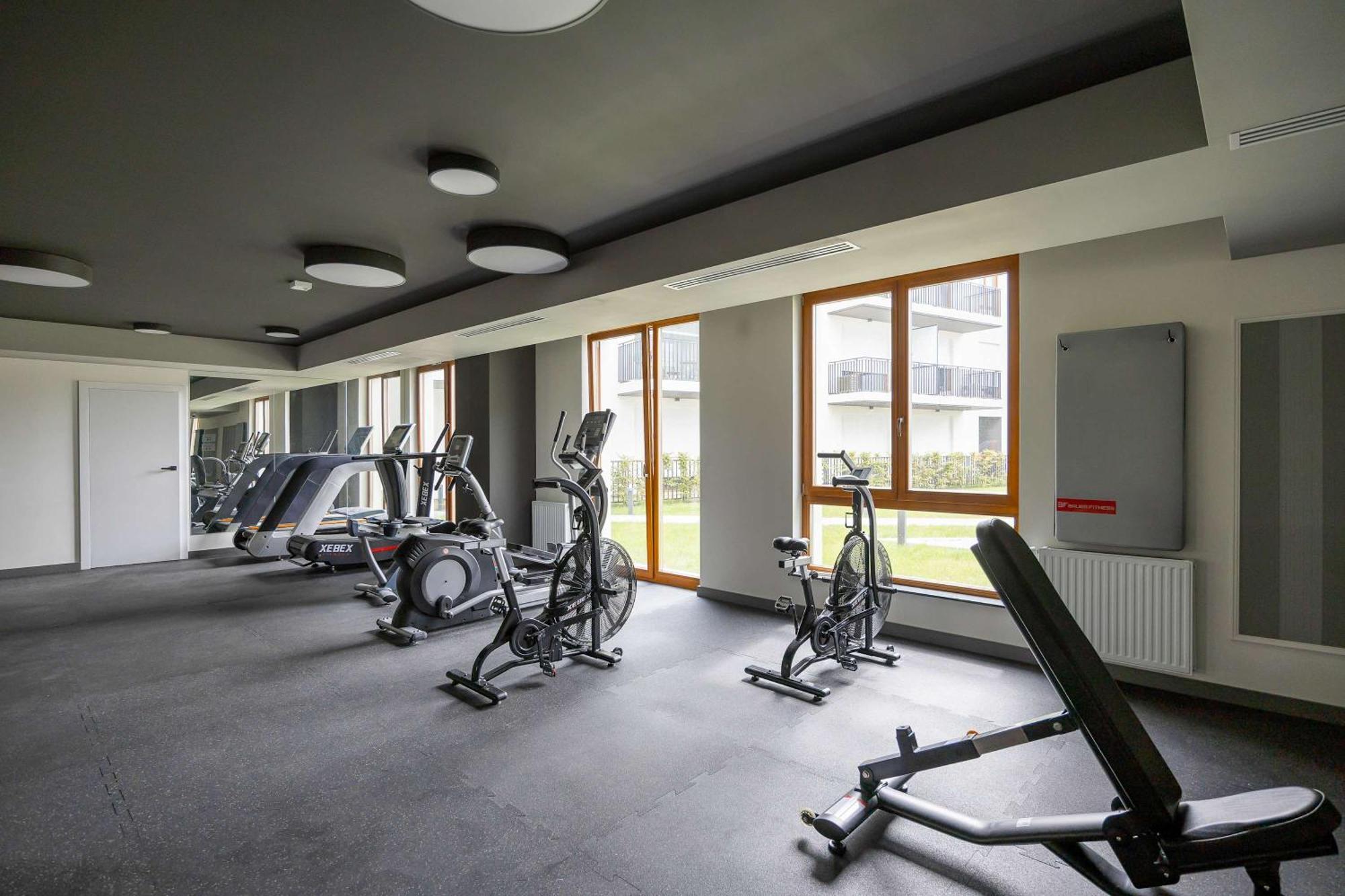 Apartment Sarmacka Wilanow With Parking, Sauna & Gym By Noclegi Renters Varsó Kültér fotó